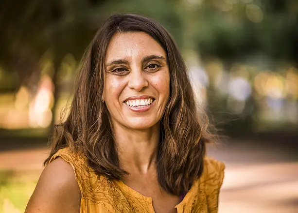Chiara Leoni, psicóloga en Barcelona especializada en crianza, infancia y bienestar emocional