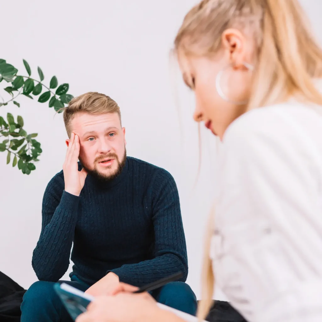 evaluación psicológica forense en Barcelona durante entrevista en consulta