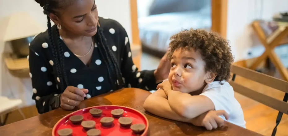 Cansancio en la crianza: 5 claves para enfrentarlo sin culpa, diferenciando responsabilidad y culpa y aliviando la presión social sobre las madres.